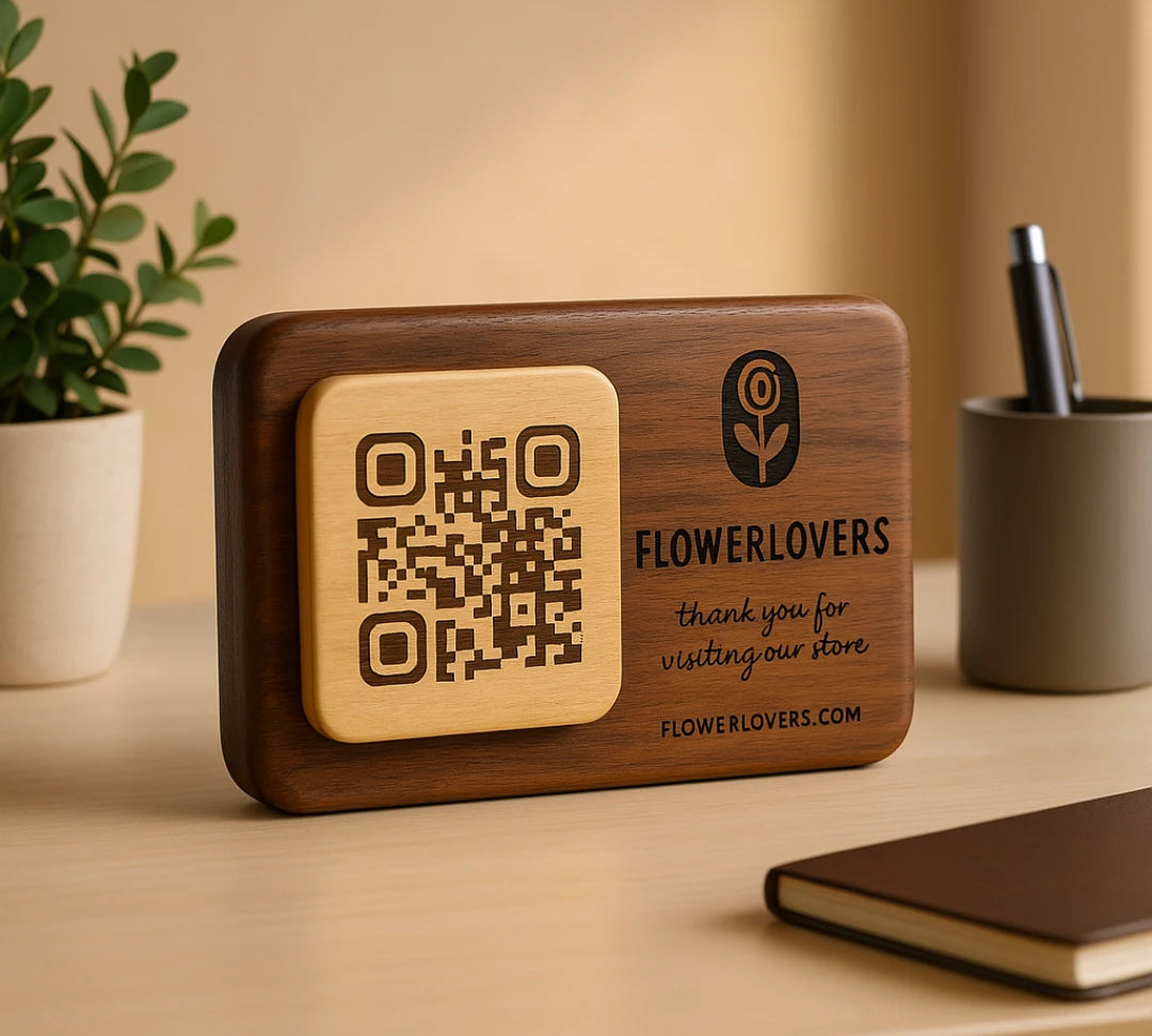 Wood Ceylon personalized qr code sign in wood with Flowerlovers logo and thank you message on desk